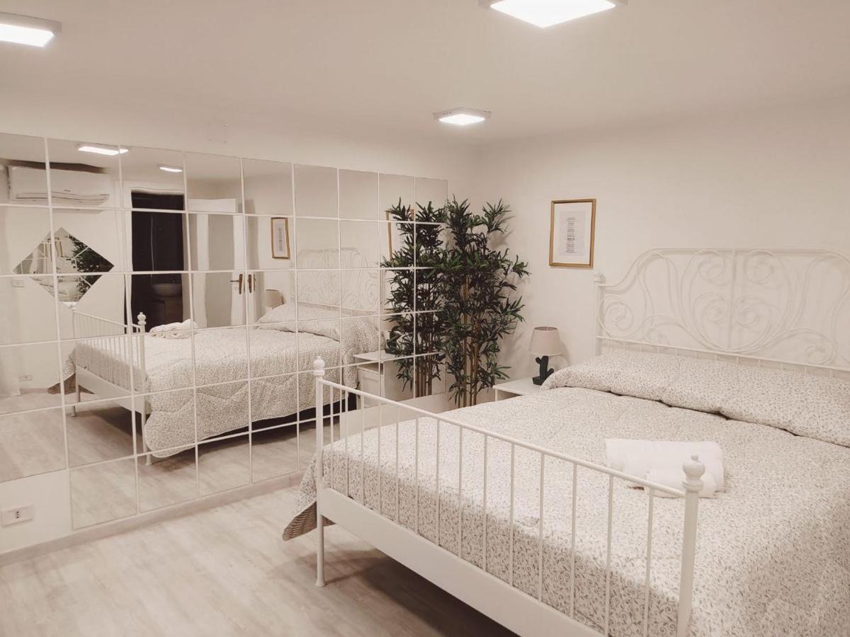 Interno25 Lägenhet Taranto Exteriör bild